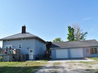 19998 180th St, Sumner, IA 50674