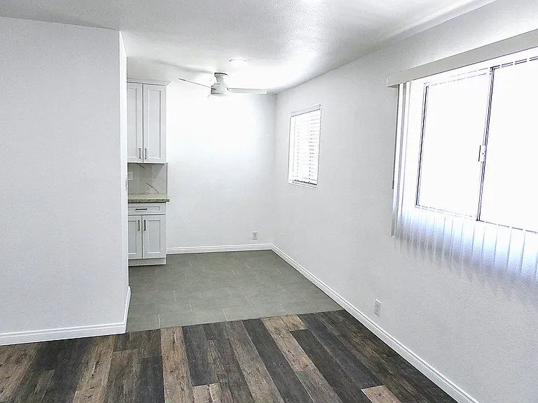 669 N Grand Ave #4 — Photo 2