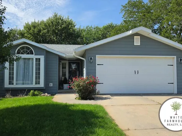 1116 Crescent Dr, Wayne, NE 68787