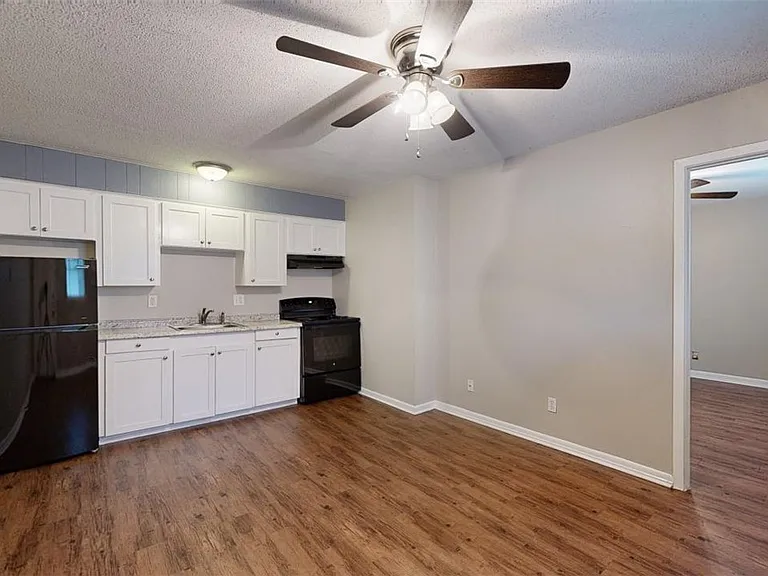 500 Foch St #12 — Photo 2