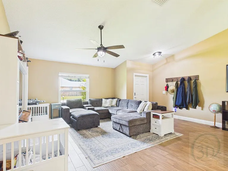 2265 SW Grosspoint St — Photo 3