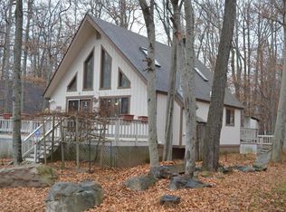 7145 Robinwood Dr, Tobyhanna, PA 18466