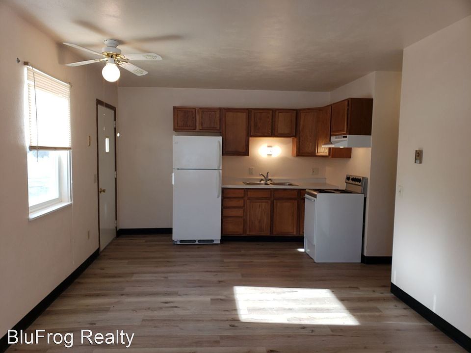 1st image of 1313 Gardenette Dr #4