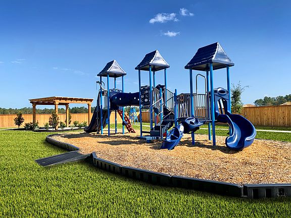 Mackenzie Creek Playground RET Mackenzie Creek Playground RET