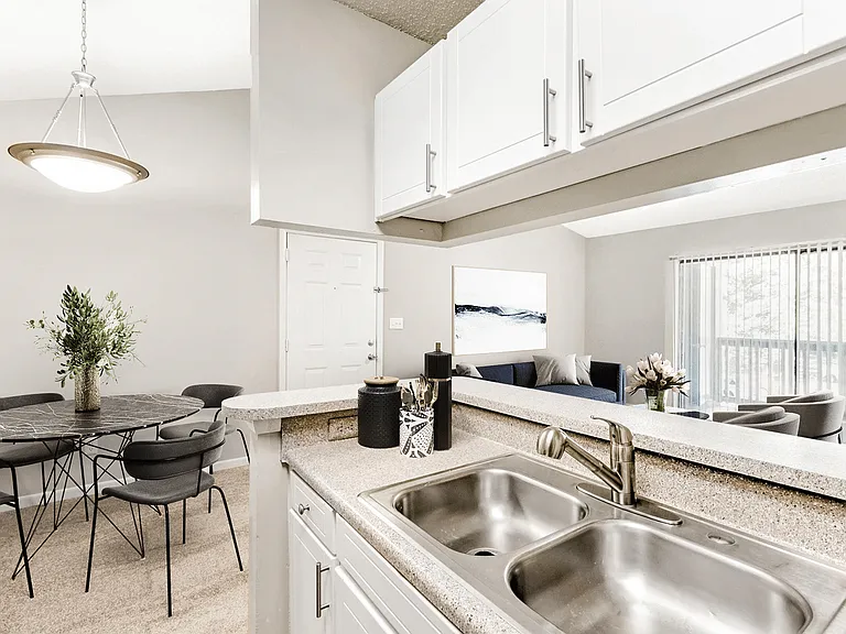 Paces Pointe Apartment Homes — Photo 22