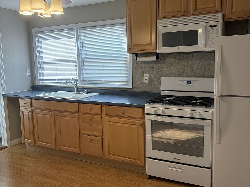 1st image of 2313 4th Ave APT B