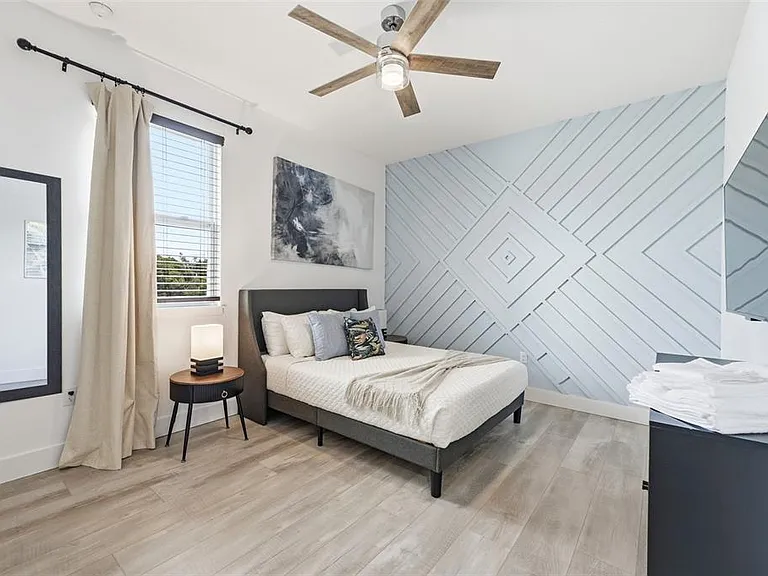 2075 Jewell Ave — Photo 32