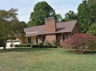 306 Starmount Dr, Statesville, NC 28677