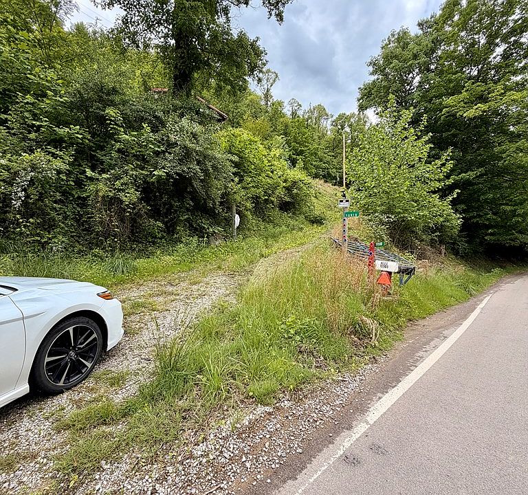 2nd image of 10908 River Front Rd
