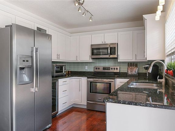 4th image of 9402 Willow Cove Ct