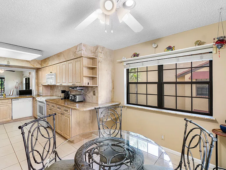 6446 Aspen Glen Cir — Photo 16