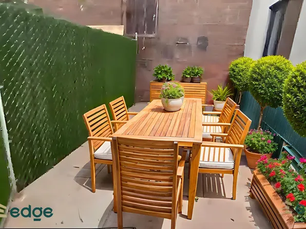 118 Tompkins Avenue image 1 of 7