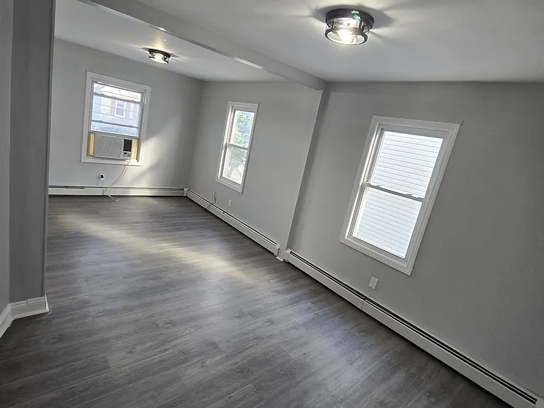 19 E 19th St #2 — Photo 2