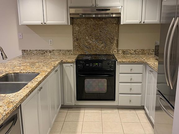 4th image of 10903 Northfield Sq