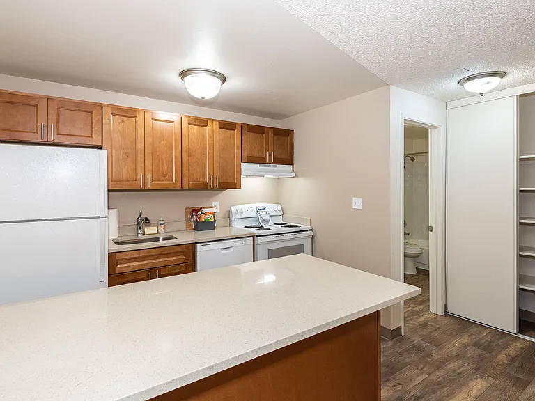 Creekside Commons Apartments — Photo 10