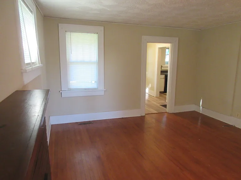 2336 E Cherry St — Photo 14