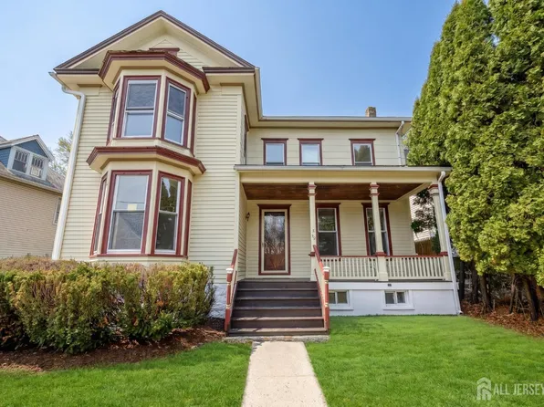32 High St, Blairstown, NJ 07825