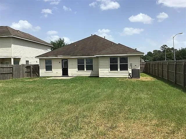 3 bed, 1736 sqft, $1,750 — Photo 1