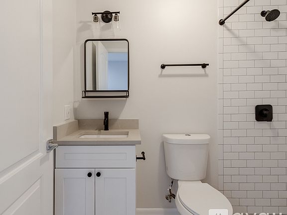 2nd image of 1644 W 21st St