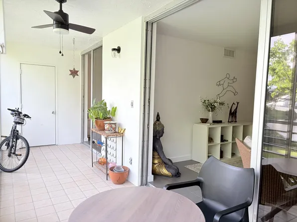 3503 Oaks Way, Pompano Beach, FL