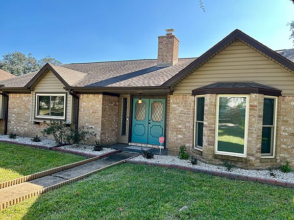 3rd image of 3319 Meadowcreek Dr