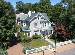 619 Washington St APT A, Wellesley, MA 02482