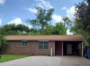 604 E Plum St, Angleton, TX 77515