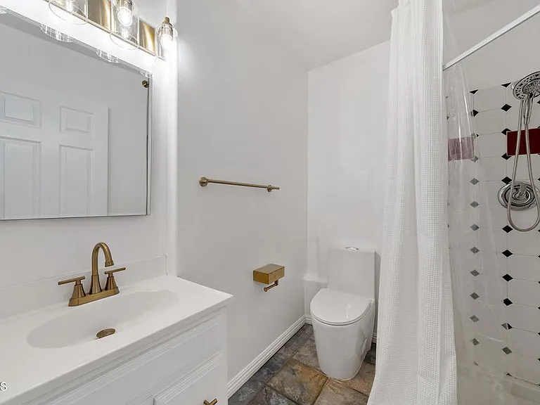 1412 Norton Ave — Photo 25