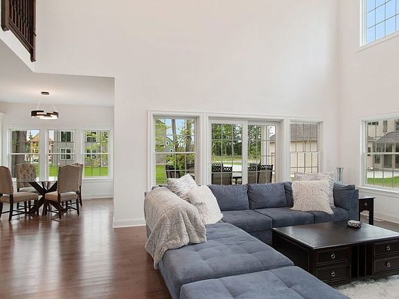3rd image of 5921 Corinne Ln