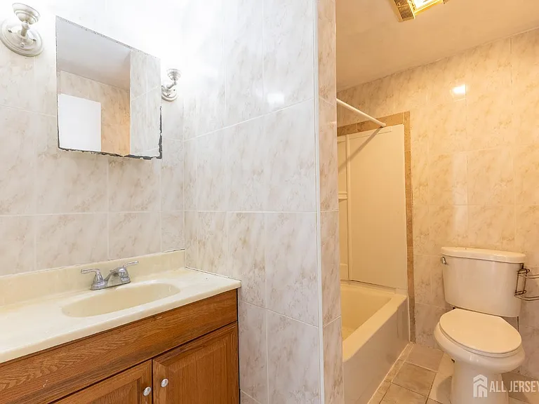 13 Gordon St #15 — Photo 12