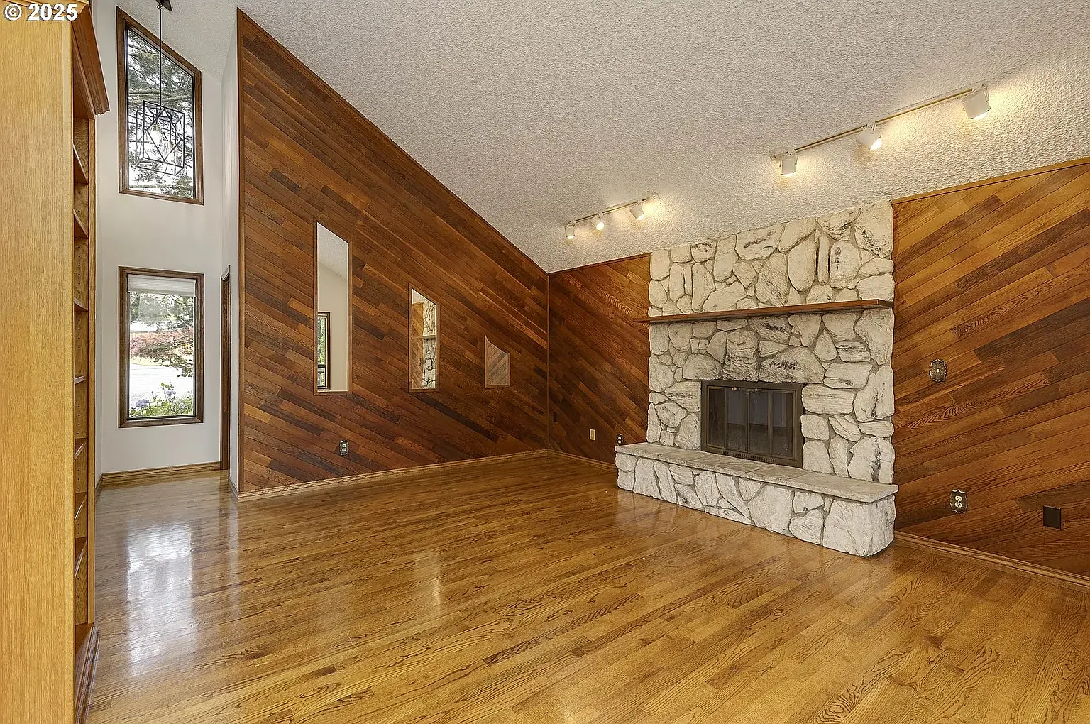 4 bed, 2505 sqft, $2,500 — Photo 4