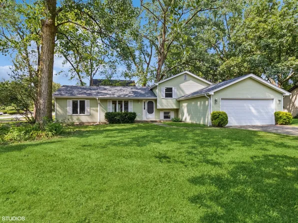 28W750 Wagner Dr, Warrenville, IL 60555