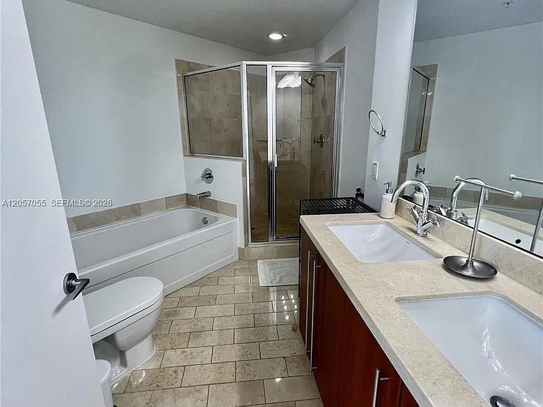 1111 SW 1st Ave #1914 — Photo 11