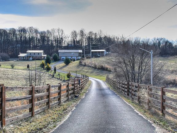 3rd image of 143 Fordtown Rd