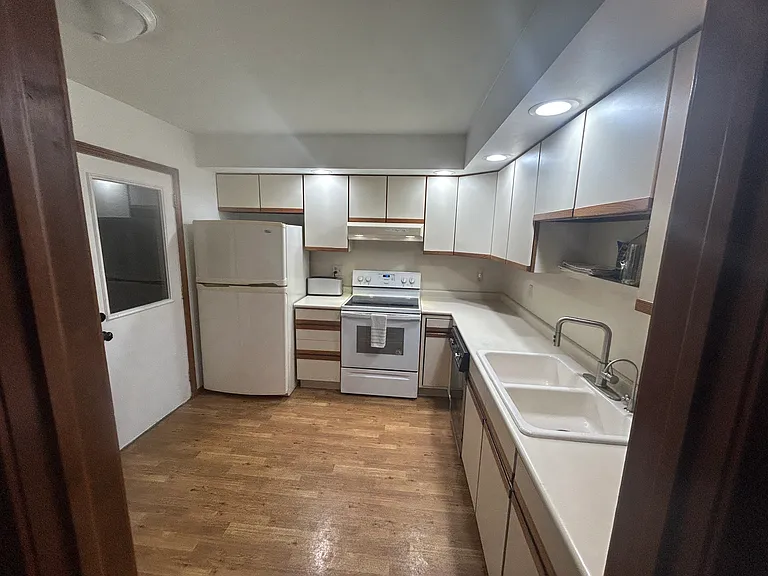 1 Lyndhurst Village Ct — Photo 3