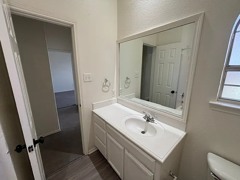 517 Meadowcrest Dr — Photo 23