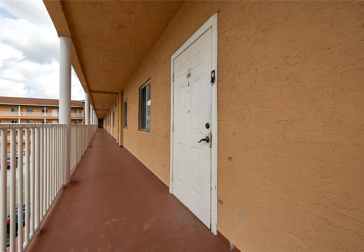 Venetia Villas Condo — Photo 3
