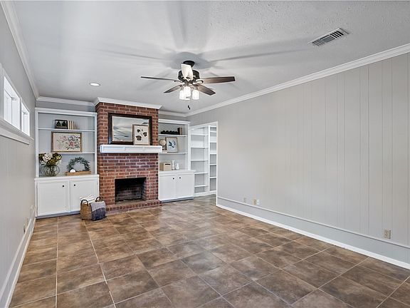 5th image of 2917 Broadmoor Dr