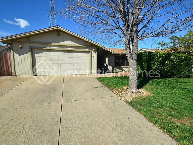 645 Grider Dr — Photo 1
