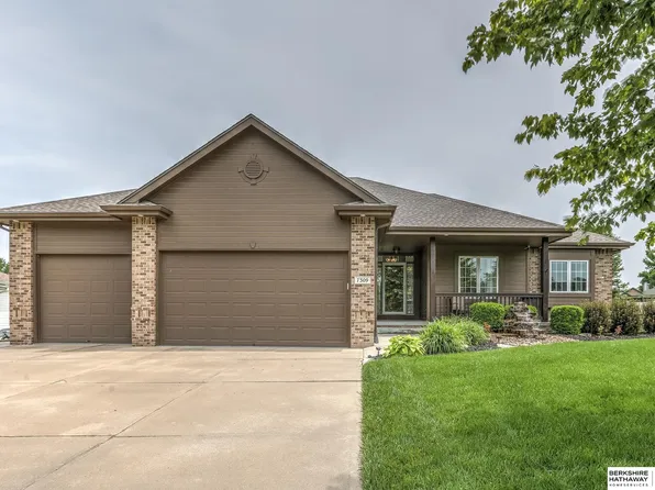 7309 S 196th Cir, Gretna, NE 68028
