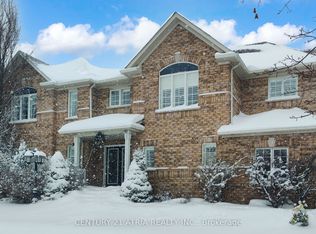 881 Knotty Pine Grv, Mississauga, ON L5W 1K2