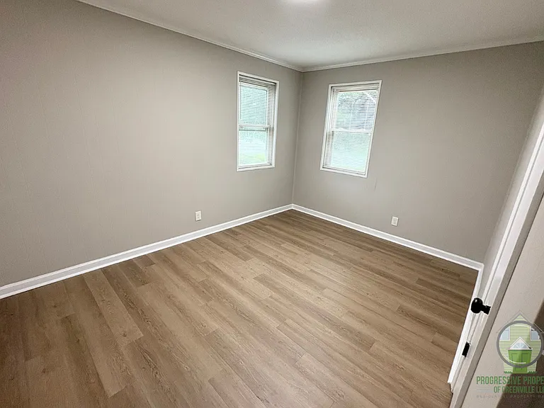 Maple Court Apartments — Photo 17