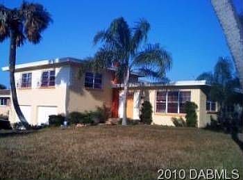 4th image of 1100 Jacaranda Ave