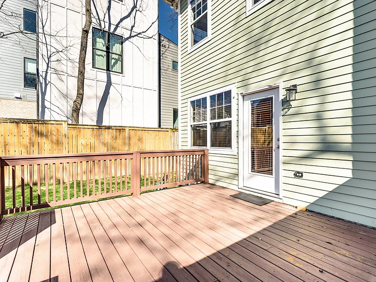 1109B S Douglas Ave — Photo 49