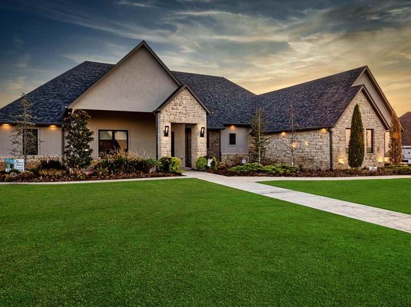 12422 SW Oaklynn Dr, Lawton, OK 73505