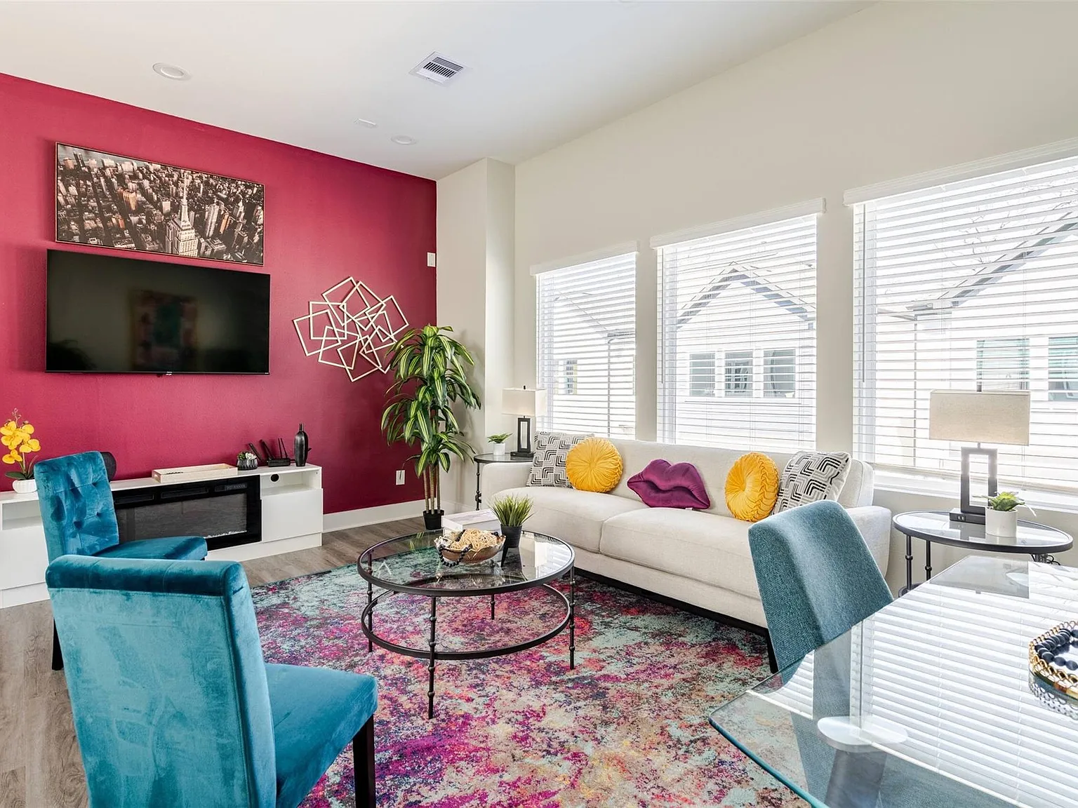 3 bed, 2.5 bath, 1553 sqft, $2,700 — Photo 4