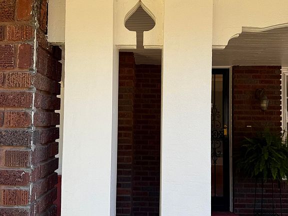 5th image of 425 Arlington Ave