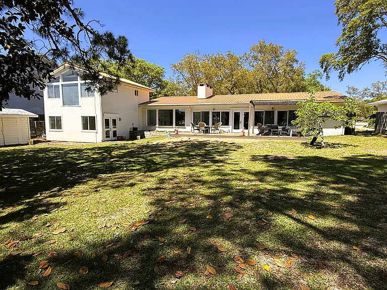 533 Pocahontas Dr — Photo 1