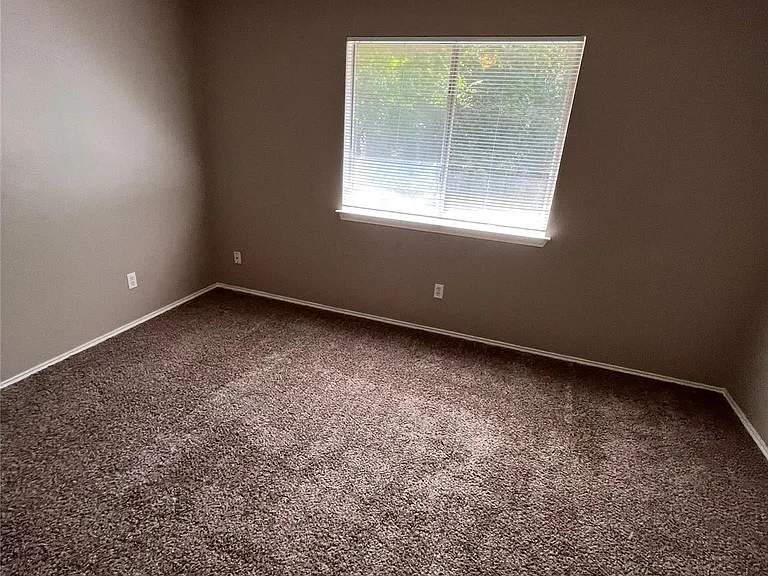 9625 Sugar Hill Dr — Photo 12