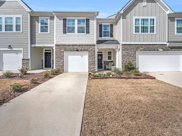 147 Hunston Dr, Holly Springs, NC 27540